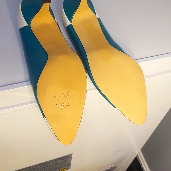 Dress shoe made by Joyce, size 9-1/2. - Picture 5 of 5